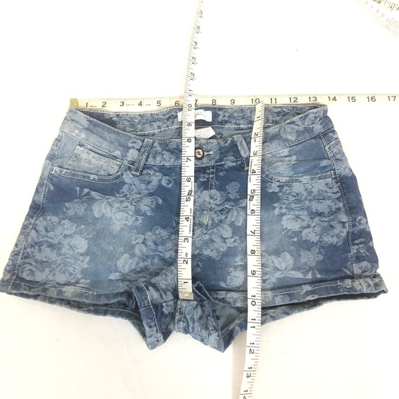 ✅4-20$ Jean Shorts flower pattern size 5 boho - Picture 5 of 5